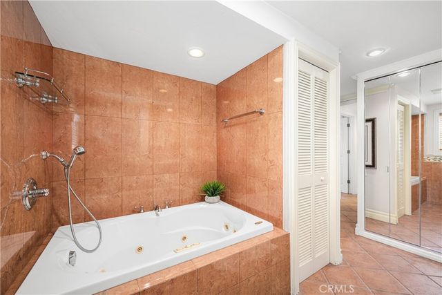 1920 McKinney Way 17A, Seal Beach, CA 90740