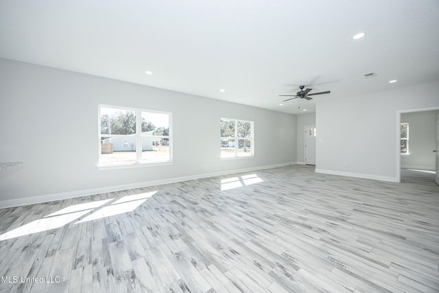 700 Peach Street, Ocean Springs, MS 39564