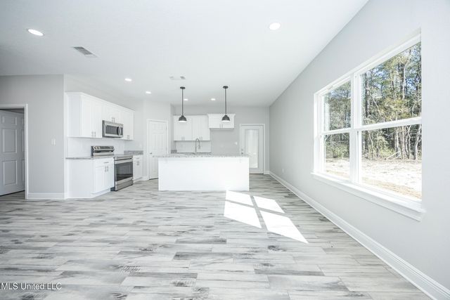 700 Peach Street, Ocean Springs, MS 39564