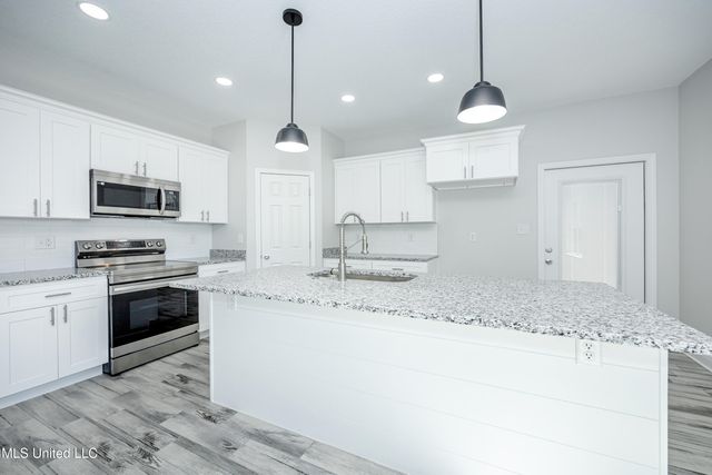 700 Peach Street, Ocean Springs, MS 39564