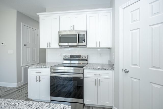 700 Peach Street, Ocean Springs, MS 39564