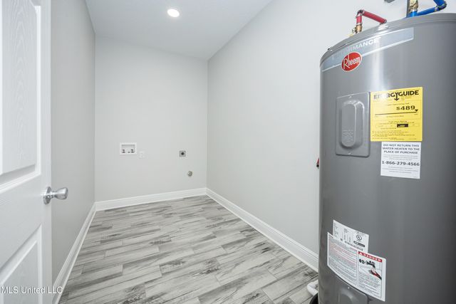 700 Peach Street, Ocean Springs, MS 39564