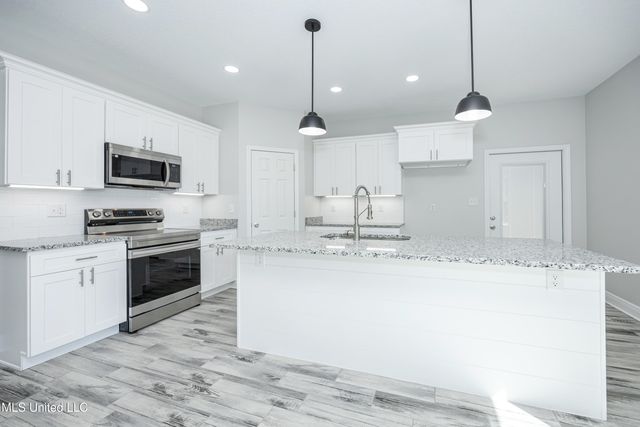 700 Peach Street, Ocean Springs, MS 39564