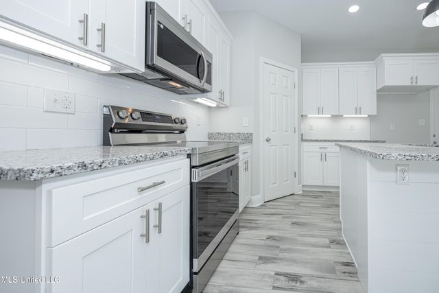 700 Peach Street, Ocean Springs, MS 39564