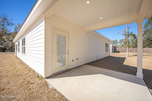 700 Peach Street, Ocean Springs, MS 39564