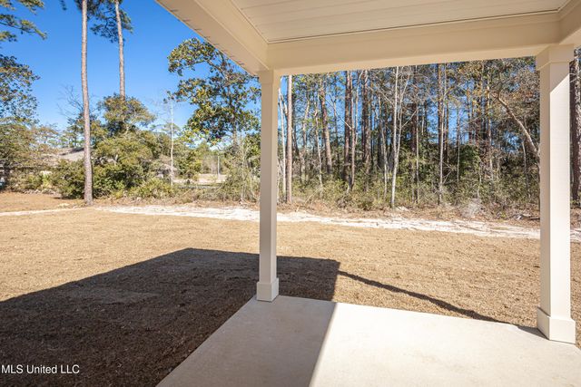 700 Peach Street, Ocean Springs, MS 39564