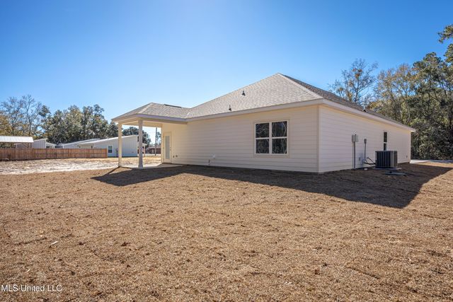 700 Peach Street, Ocean Springs, MS 39564