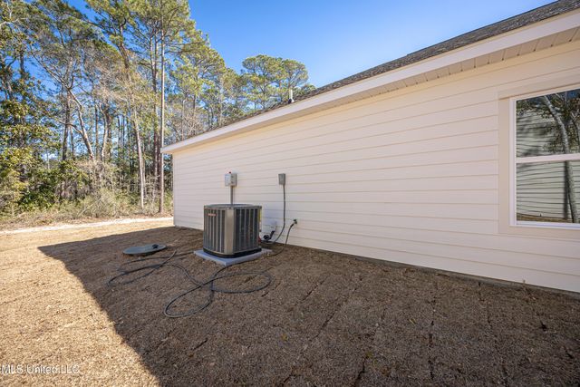 700 Peach Street, Ocean Springs, MS 39564