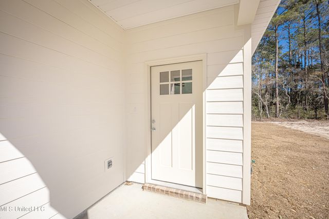 700 Peach Street, Ocean Springs, MS 39564