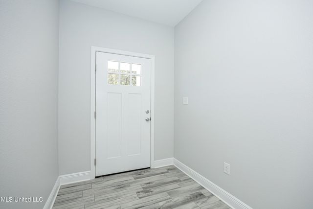 700 Peach Street, Ocean Springs, MS 39564