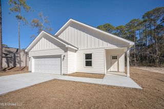 700 Peach Street, Ocean Springs, MS 39564
