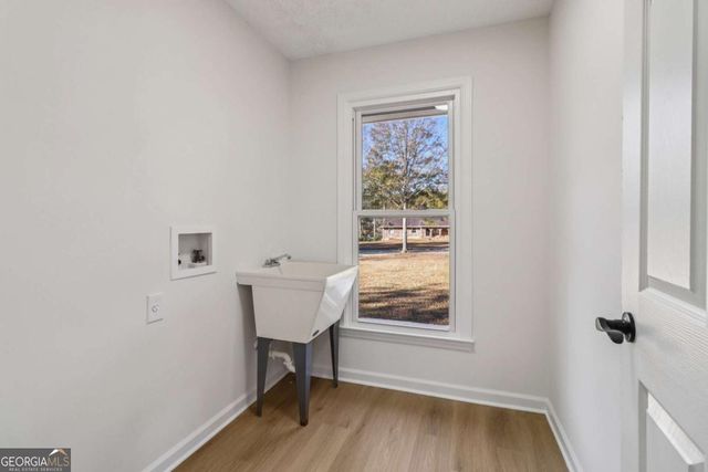 135 Willow Lake Lane, Sharpsburg, GA 30277