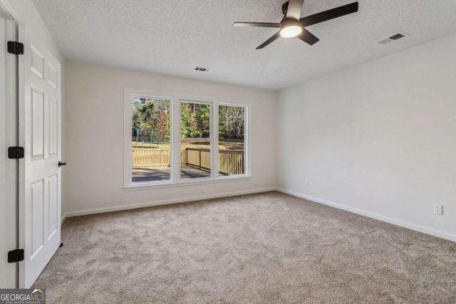 135 Willow Lake Lane, Sharpsburg, GA 30277