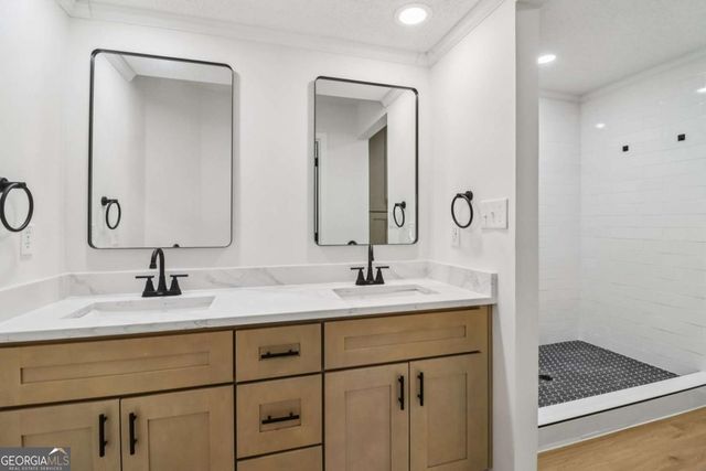 135 Willow Lake Lane, Sharpsburg, GA 30277