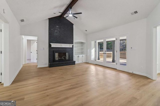 135 Willow Lake Lane, Sharpsburg, GA 30277