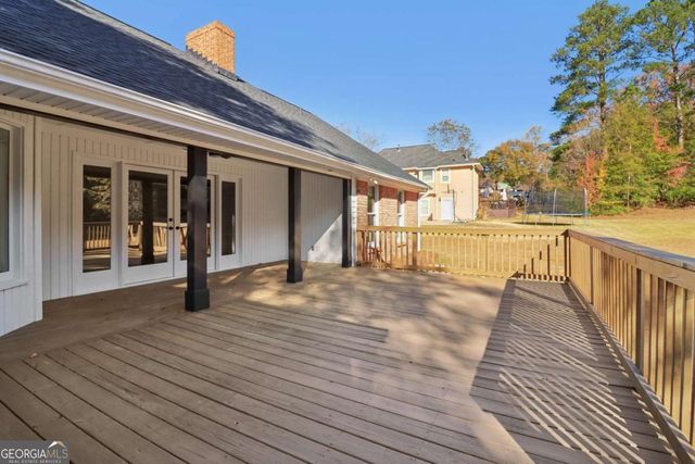 135 Willow Lake Lane, Sharpsburg, GA 30277