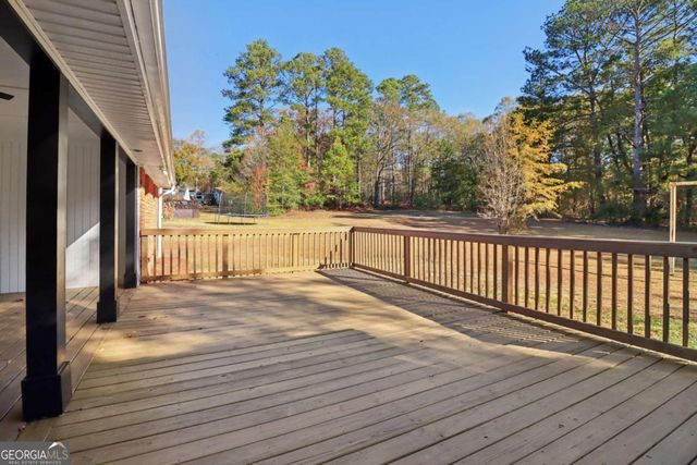 135 Willow Lake Lane, Sharpsburg, GA 30277