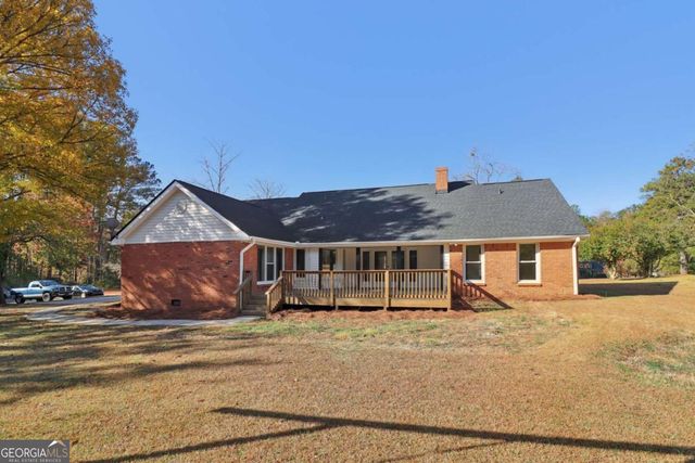135 Willow Lake Lane, Sharpsburg, GA 30277