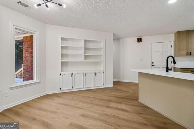 135 Willow Lake Lane, Sharpsburg, GA 30277