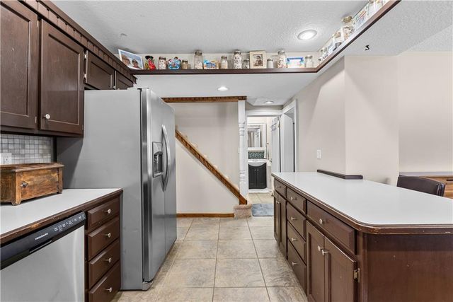 509 SW 15TH Street, Blue Springs, MO 64015