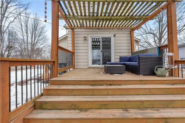 509 SW 15TH Street, Blue Springs, MO 64015