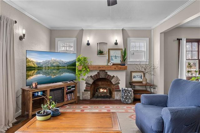 509 SW 15TH Street, Blue Springs, MO 64015