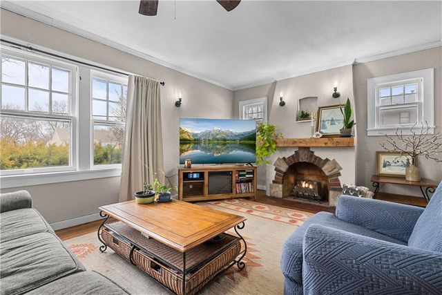 509 SW 15TH Street, Blue Springs, MO 64015