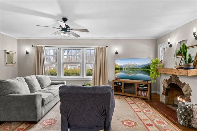 509 SW 15TH Street, Blue Springs, MO 64015