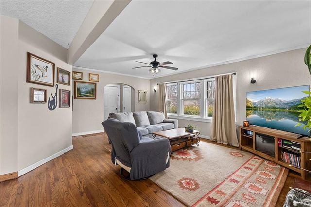 509 SW 15TH Street, Blue Springs, MO 64015