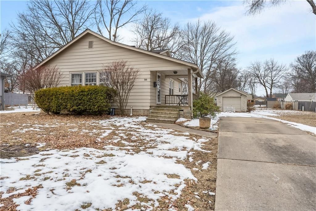 509 SW 15TH Street, Blue Springs, MO 64015