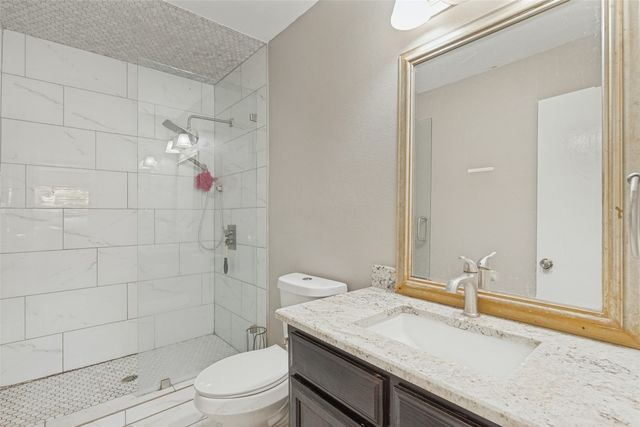 5305 Countess Court, Lake Dallas, TX 75065
