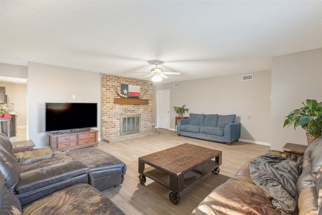 5305 Countess Court, Lake Dallas, TX 75065