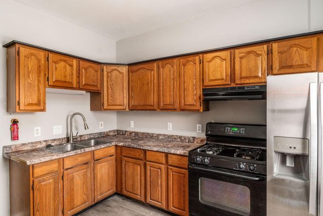 3244 E 5th Avenue, Columbus, OH 43219