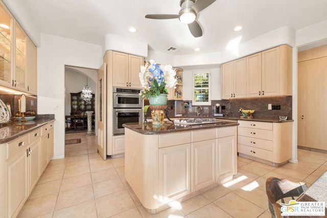 18 Cahuilla Hills Drive, Palm Springs, CA 92264