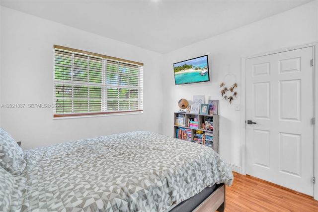 11650 SW 2nd St 16303, Pembroke Pines, FL 33025