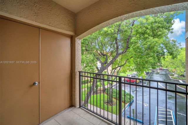11650 SW 2nd St 16303, Pembroke Pines, FL 33025