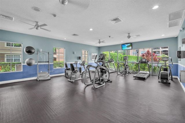 11650 SW 2nd St 16303, Pembroke Pines, FL 33025