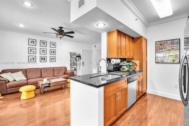 11650 SW 2nd St 16303, Pembroke Pines, FL 33025
