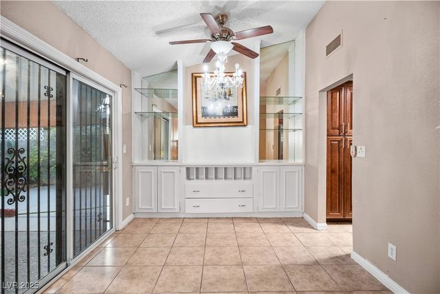 6205 Carmen Boulevard, Las Vegas, NV 89108