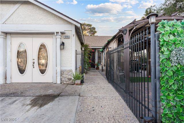 6205 Carmen Boulevard, Las Vegas, NV 89108