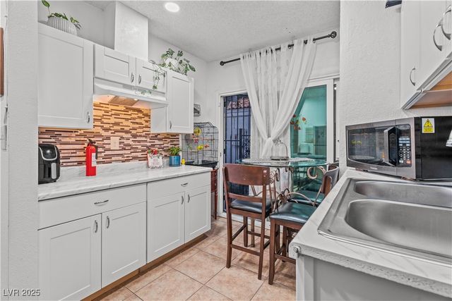 6205 Carmen Boulevard, Las Vegas, NV 89108