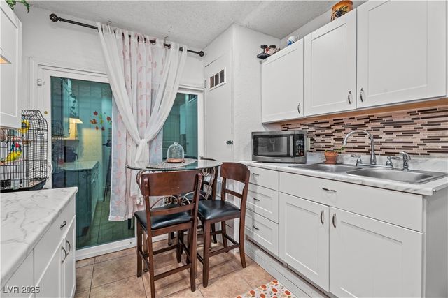 6205 Carmen Boulevard, Las Vegas, NV 89108