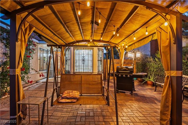 6205 Carmen Boulevard, Las Vegas, NV 89108