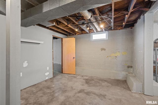 1602 37TH Street, Rock Island, IL 61201