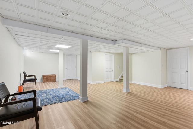 5 Westbury Drive, Saratoga Springs, NY 12866