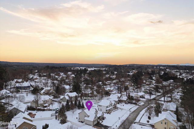 5 Westbury Drive, Saratoga Springs, NY 12866