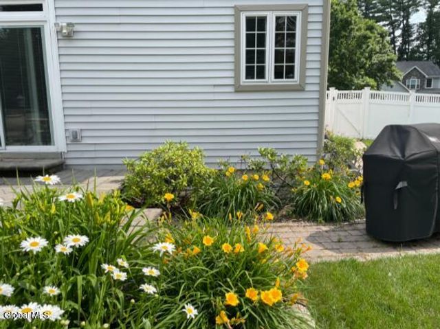 5 Westbury Drive, Saratoga Springs, NY 12866