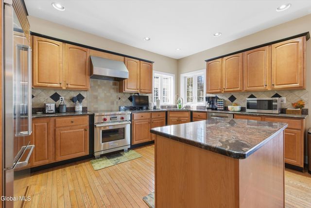 5 Westbury Drive, Saratoga Springs, NY 12866