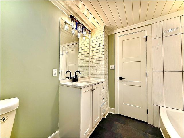 4701 N Oakley Avenue, Kansas City, MO 64117