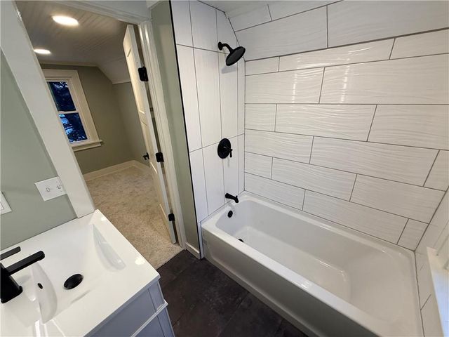 4701 N Oakley Avenue, Kansas City, MO 64117